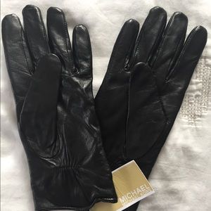 Michael Kors Hamilton Lock quilted leather gloves